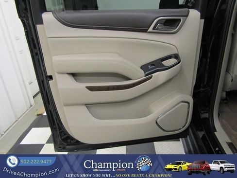 Used 2018 GMC Yukon XL Denali w/ Open Road Package AWD/4WD image 18