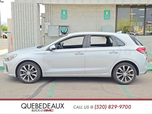 Used 2018 Hyundai Elantra GT FWD image 4