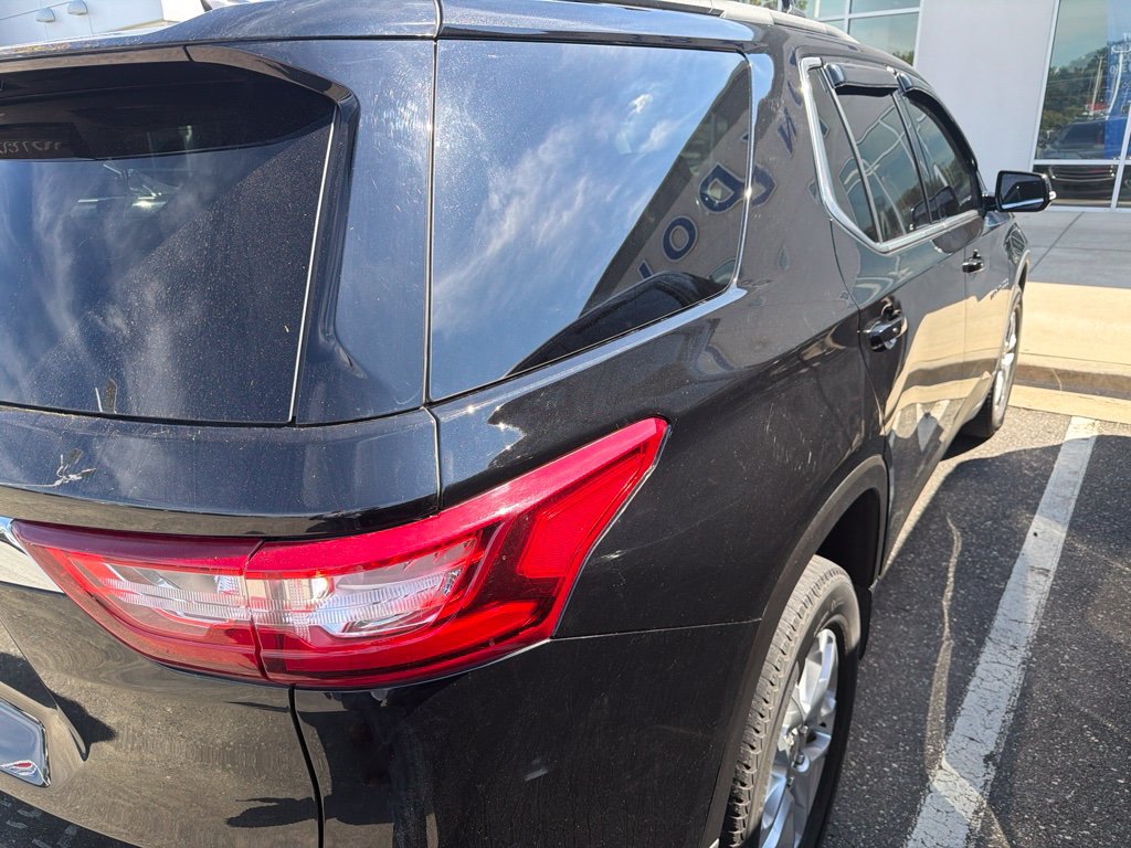 Used 2019 Chevrolet Traverse LT FWD image 4