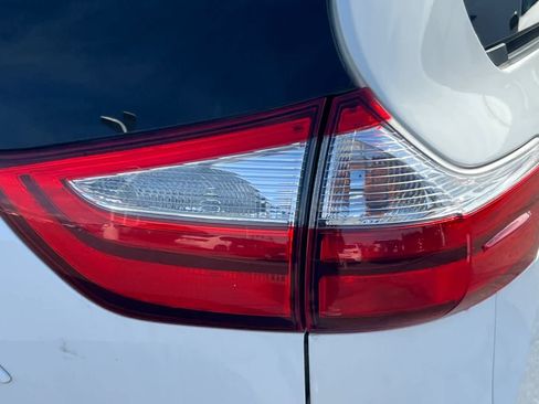 Used 2016 Toyota Sienna LE image 16