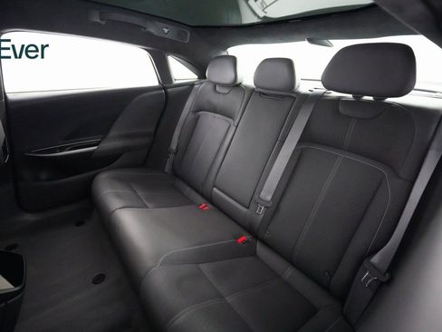 Used 2022 Lucid Air Grand Touring image 10