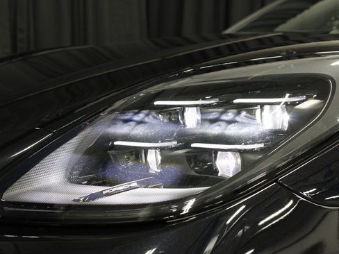 Certified 2025 Porsche Panamera 4 image 15