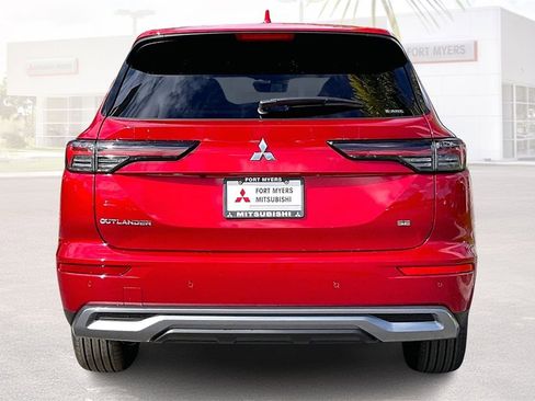 New 2026 Mitsubishi Outlander SE image 4