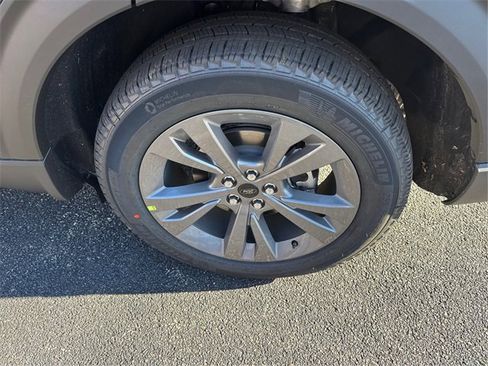 New 2026 Ford Explorer Active w/ Active Comfort Package image 14