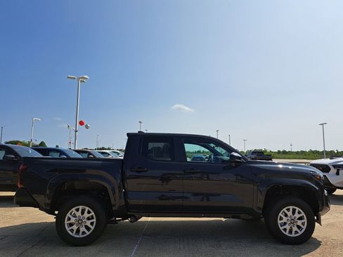 New 2026 Toyota Tacoma SR AWD/4WD image 4