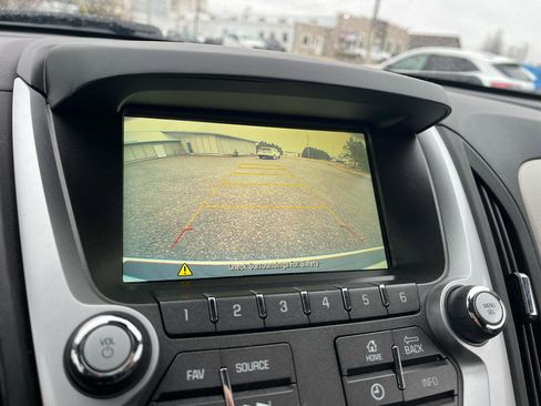 Used 2017 Chevrolet Equinox LT image 11