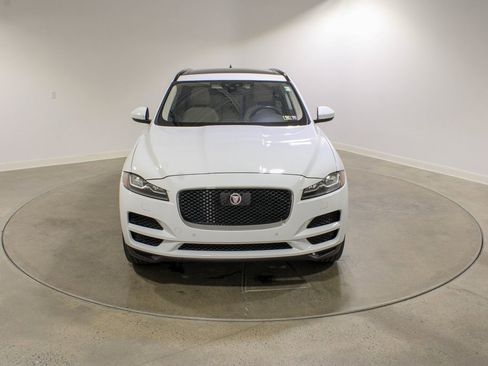 Used 2020 Jaguar F-PACE Prestige image 8