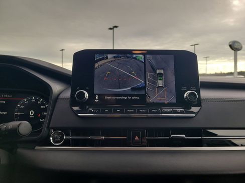 Used 2024 Mitsubishi Outlander AWD image 23