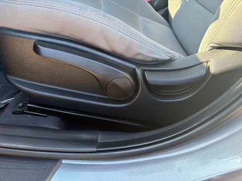 Used 2013 Hyundai Elantra GLS w/ Preferred Pkg image 8