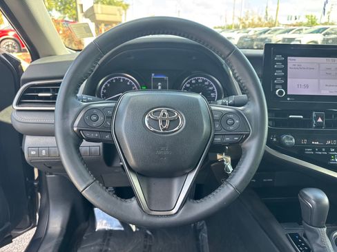 Used 2024 Toyota Camry SE image 14