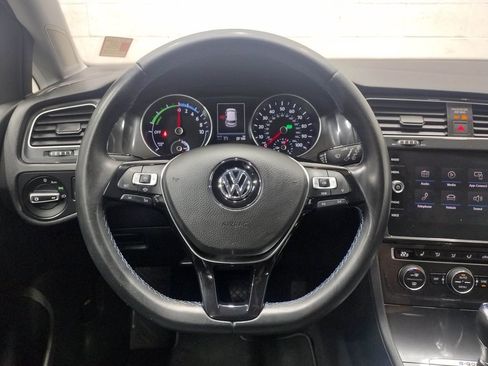 Used 2019 Volkswagen e-Golf SE w/ Driver Assistance Package image 36
