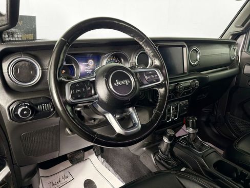 Used 2021 Jeep Wrangler Unlimited Sahara w/ Uconnect 4C Nav & Sound Group AWD/4WD image 9