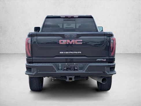 Used 2024 GMC Sierra 2500 AT4 w/ Technology Package AWD/4WD image 7