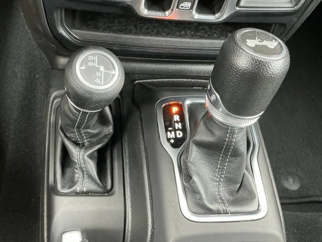 Used 2024 Jeep Wrangler Unlimited Sport AWD/4WD image 31