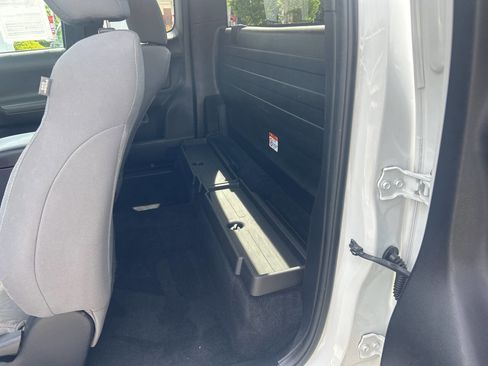 Used 2020 Toyota Tacoma SR image 14