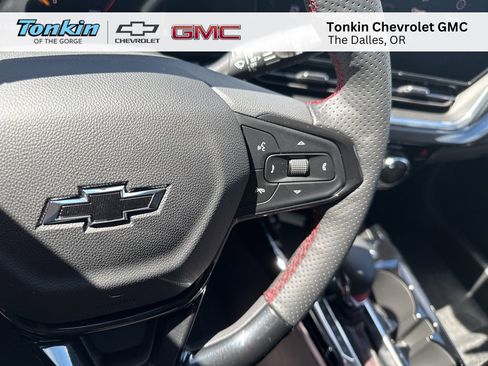 New 2025 Chevrolet Trax RS image 16