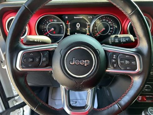 Used 2022 Jeep Wrangler Unlimited Rubicon w/ LED Lighting Group AWD/4WD image 17