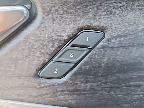 New 2025 Jeep Grand Cherokee Limited w/ Black Appearance Package image 32