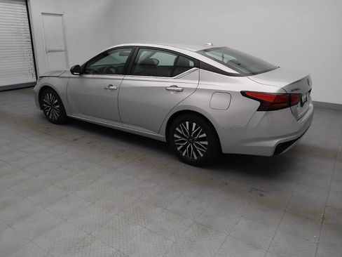 Used 2024 Nissan Altima 2.5 SV image 3