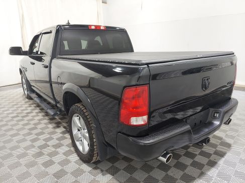 Used 2019 RAM 1500 Classic SLT AWD/4WD image 2