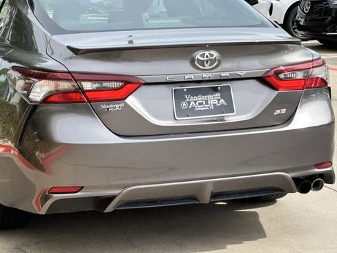 Used 2021 Toyota Camry SE image 6