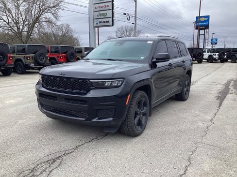 Used 2021 Jeep Grand Cherokee L Laredo image 3