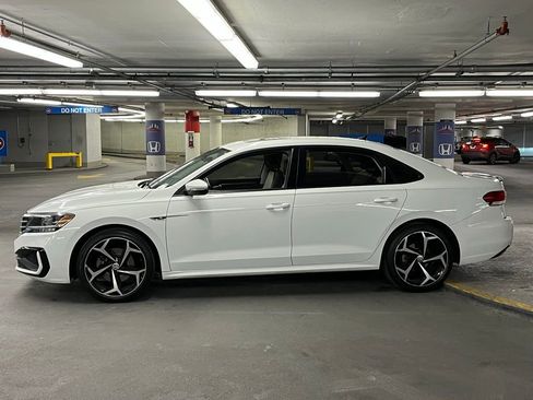 Used 2020 Volkswagen Passat 2.0T R-Line image 29