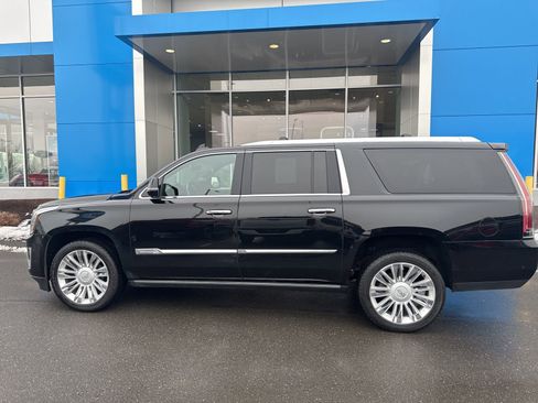 Used 2017 Cadillac Escalade ESV Platinum image 10