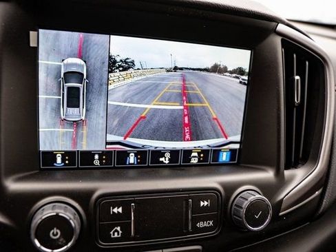 Certified 2024 GMC Terrain AT4 w/ Infotainment Package II image 17