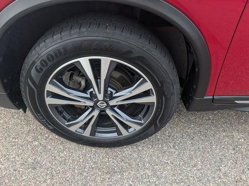 Used 2017 Nissan Rogue SL AWD/4WD image 15