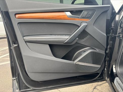 Used 2023 Audi Q5 2.0T Premium Plus w/ Premium Plus Package image 9