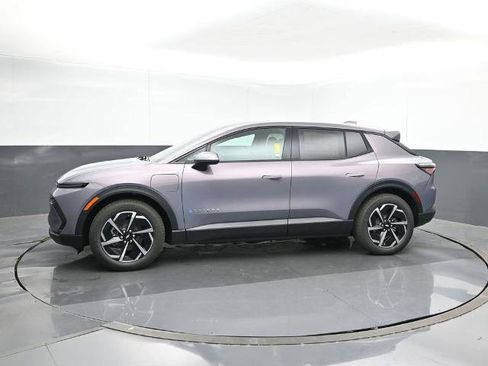 New 2026 Chevrolet Equinox EV LT image 2