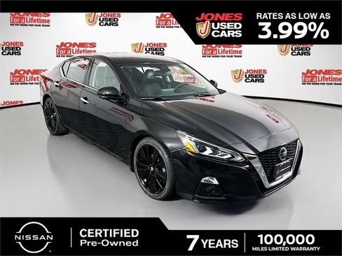 Certified 2019 Nissan Altima 2.0 Platinum FWD image 1