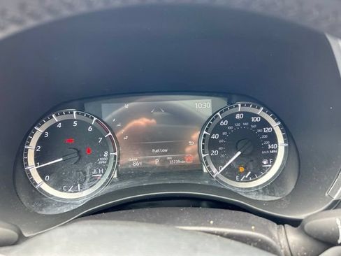 Used 2024 Toyota Highlander XLE AWD/4WD image 16