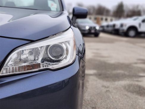 Used 2017 Subaru Legacy 2.5i Premium image 10