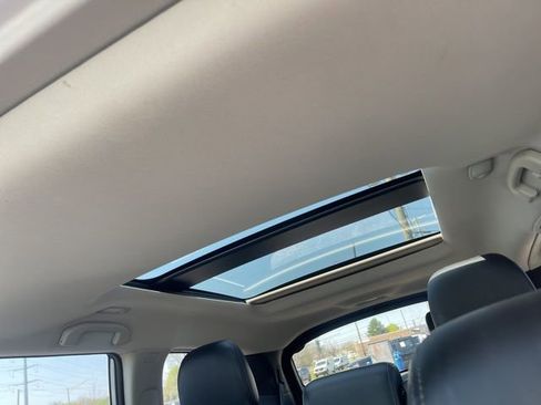 Used 2017 Nissan Pathfinder Platinum w/ Family Entertainment Package image 28