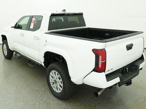 New 2026 Toyota Tacoma SR5 AWD/4WD image 38