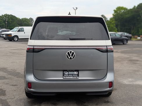Used 2025 Volkswagen ID. Buzz Pro S Plus RWD image 8