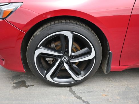 Used 2018 Honda Accord Sport image 11