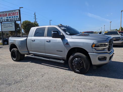 Used 2024 RAM 3500 Laramie w/ Night Edition AWD/4WD image 2