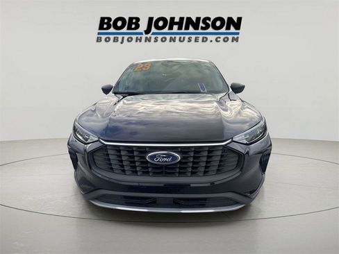 Used 2023 Ford Escape Active image 2