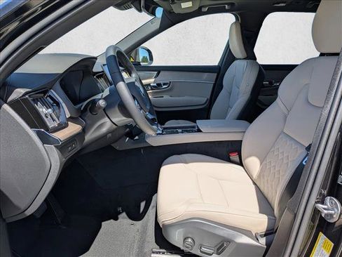 New 2026 Volvo XC90 T8 Plus w/ Protection Package AWD/4WD image 4