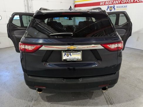 Used 2020 Chevrolet Traverse LT image 14