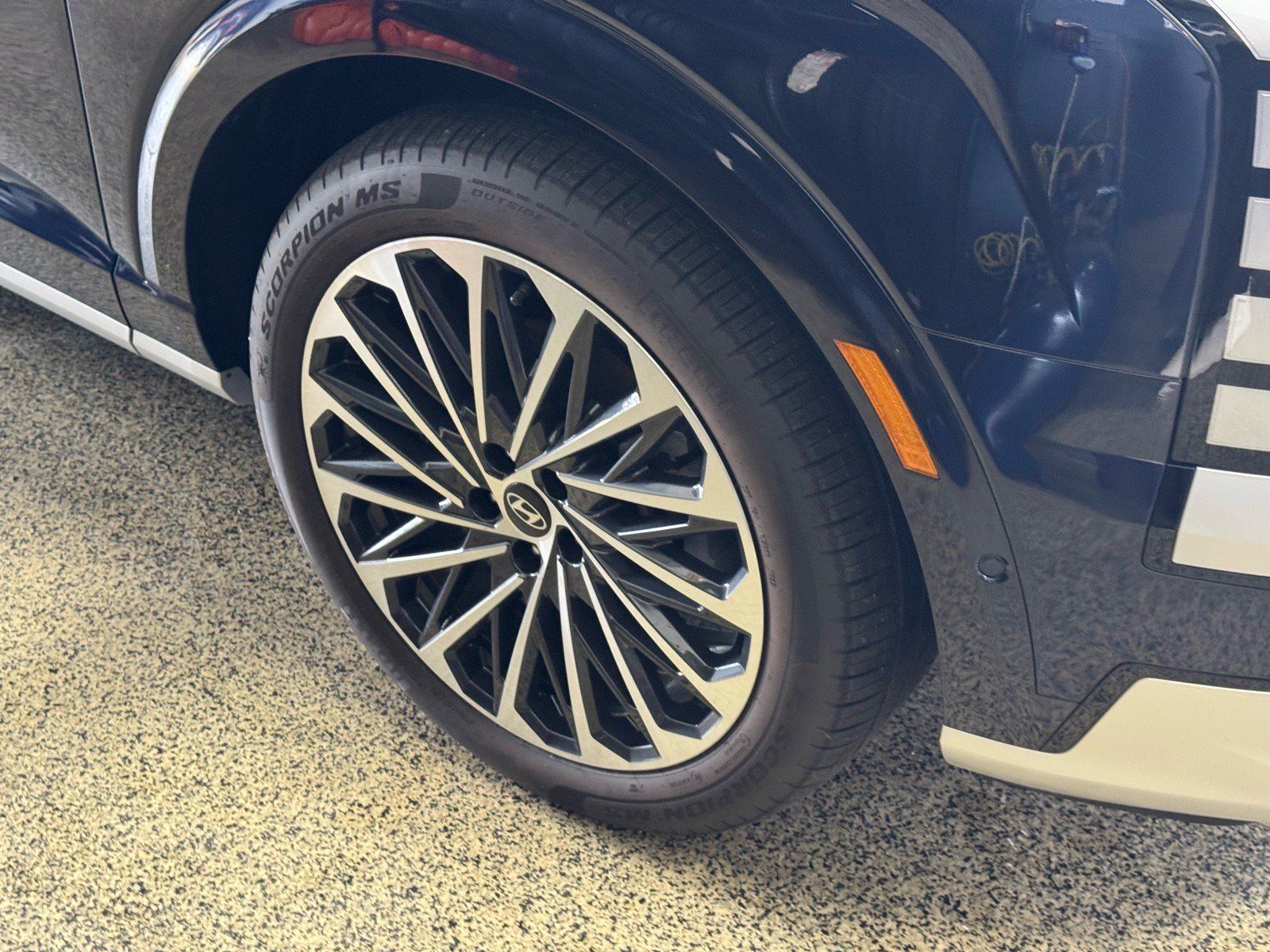 Used 2026 Hyundai Palisade Calligraphy AWD/4WD image 4