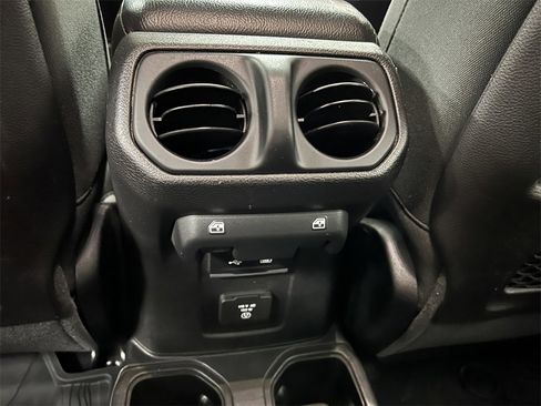 Used 2019 Jeep Wrangler Unlimited Rubicon image 12