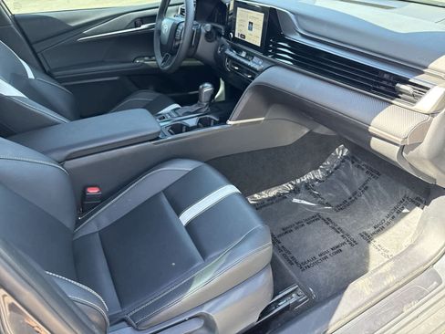 Used 2025 Toyota Camry SE image 11