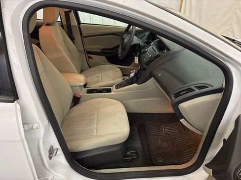 Used 2015 Ford Focus SE w/ Interior Protection Package FWD image 17