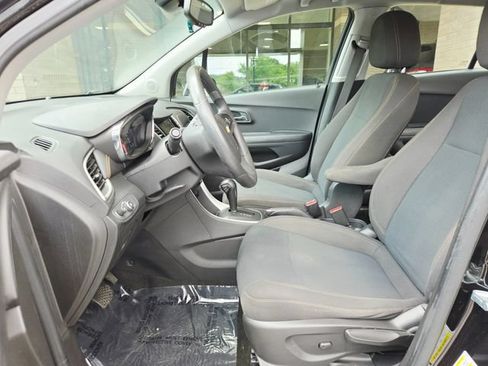 Used 2020 Chevrolet Trax LS FWD image 15