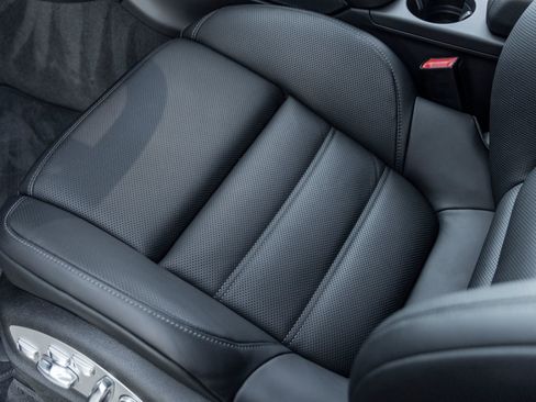 Certified 2026 Porsche Macan AWD/4WD image 20