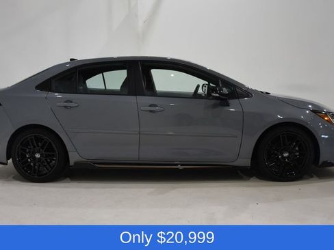 Used 2022 Toyota Corolla SE image 3